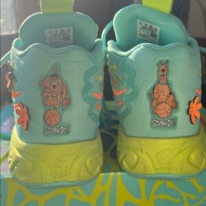 Scooby-Doo kids size 4 Melo’s